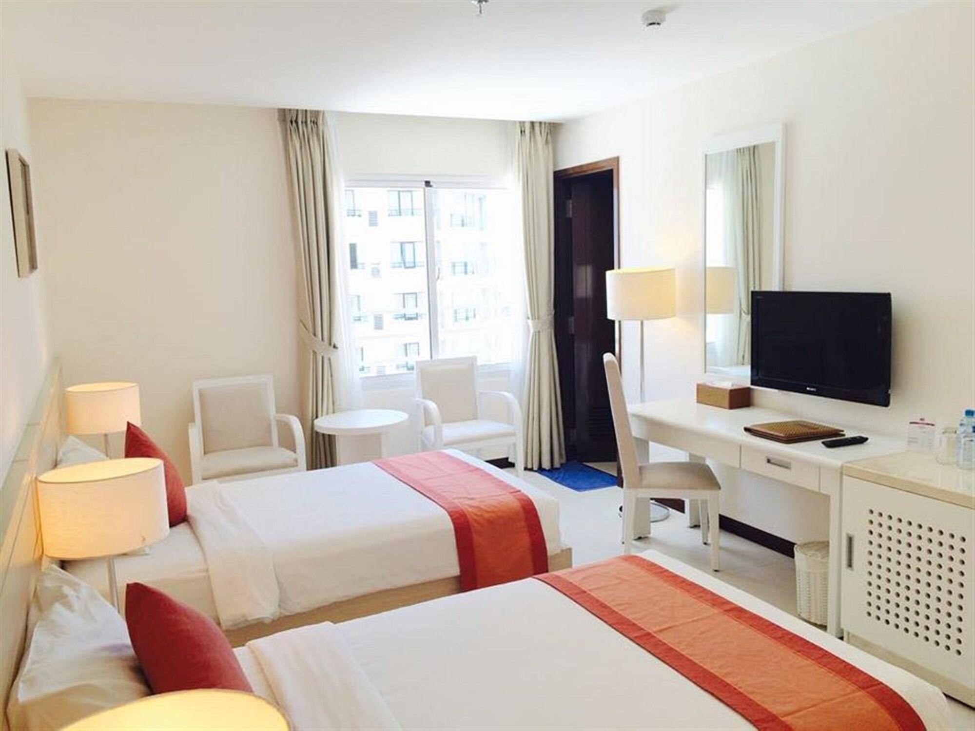 Nhi Phi Hotel Nha Trang Zewnętrze zdjęcie