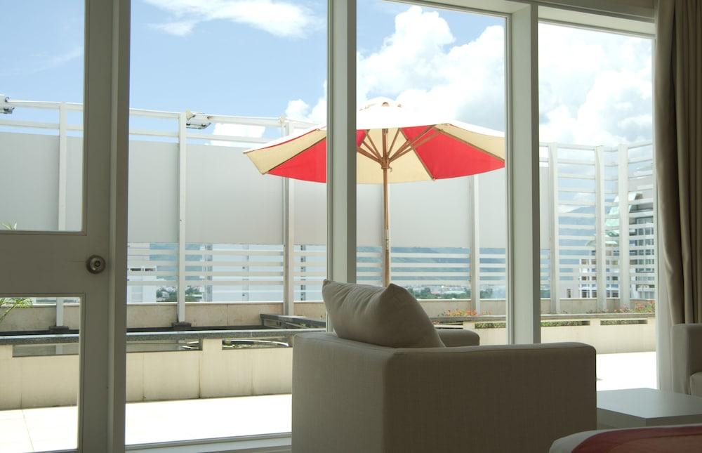 Nhi Phi Hotel Nha Trang Zewnętrze zdjęcie