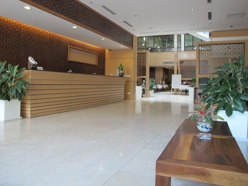 Nhi Phi Hotel Nha Trang Zewnętrze zdjęcie