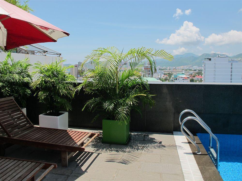 Nhi Phi Hotel Nha Trang Zewnętrze zdjęcie