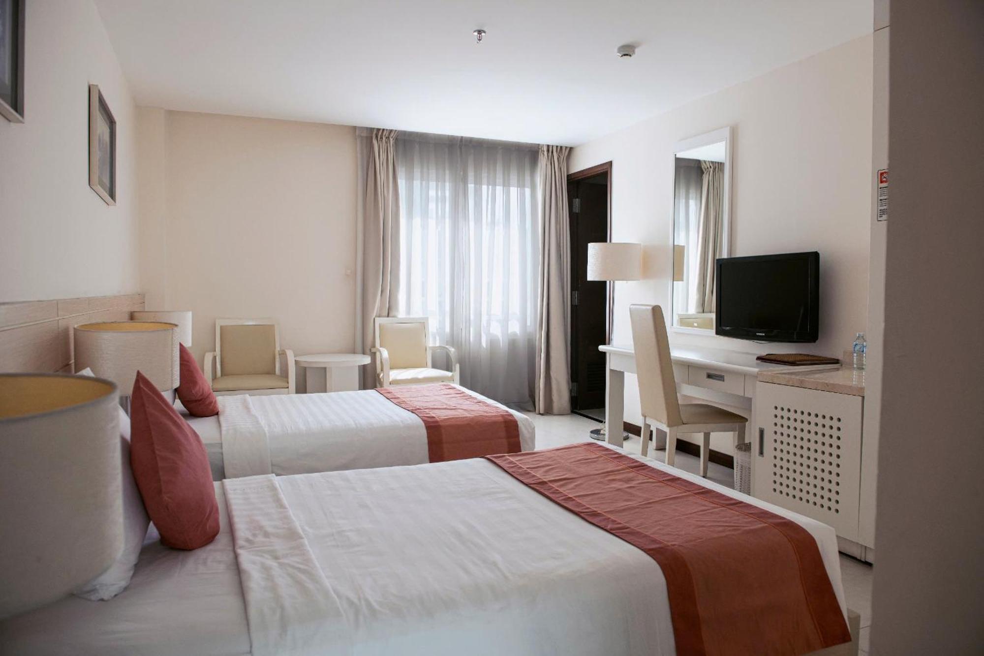 Nhi Phi Hotel Nha Trang Zewnętrze zdjęcie