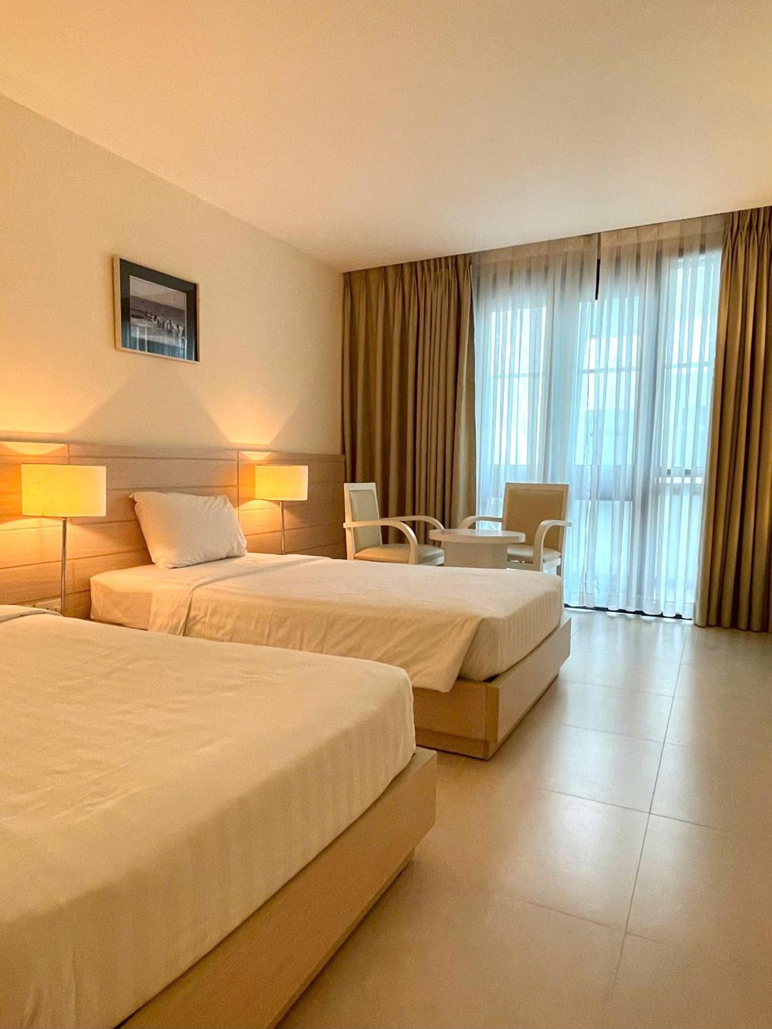 Nhi Phi Hotel Nha Trang Zewnętrze zdjęcie
