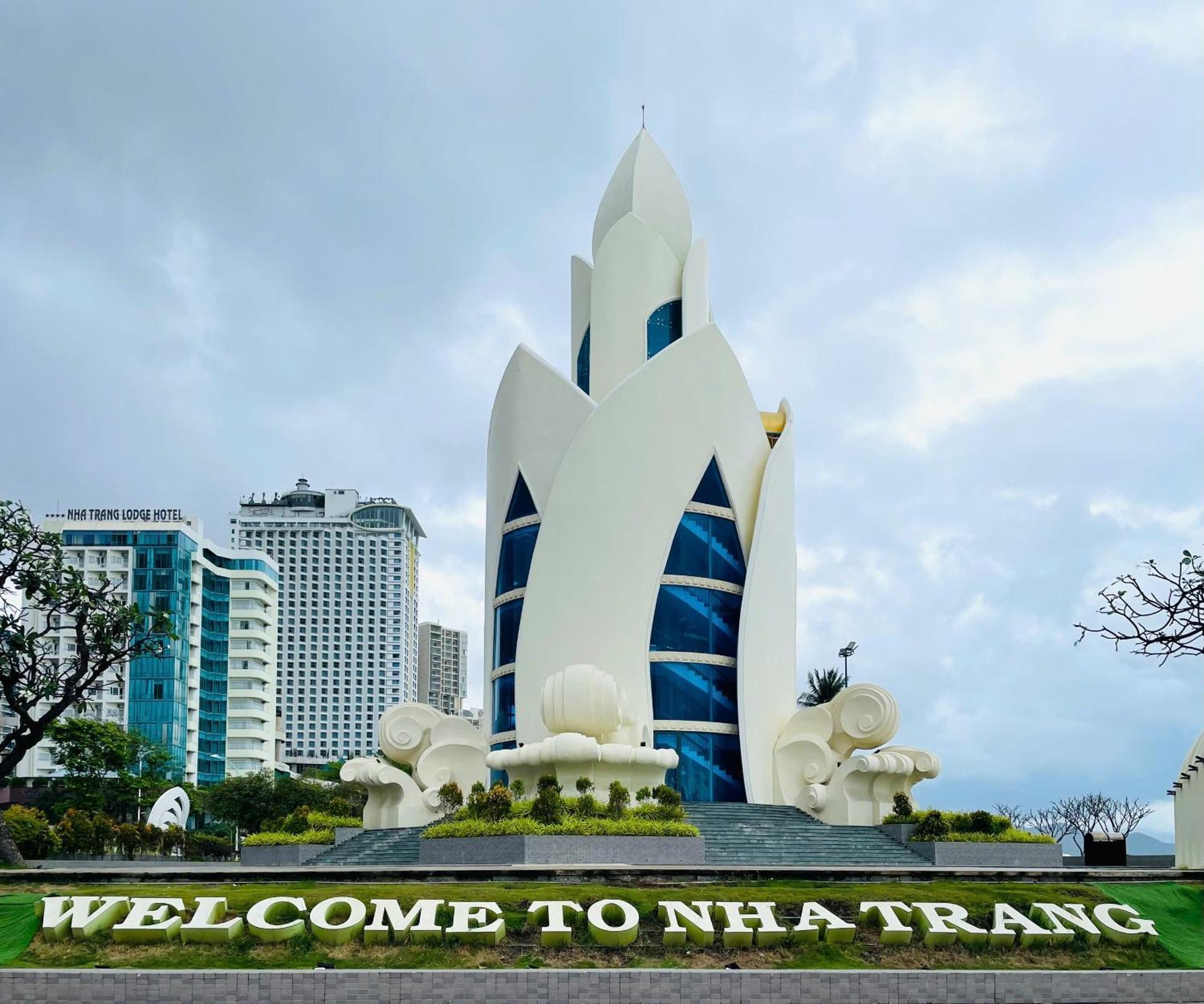 Nhi Phi Hotel Nha Trang Zewnętrze zdjęcie