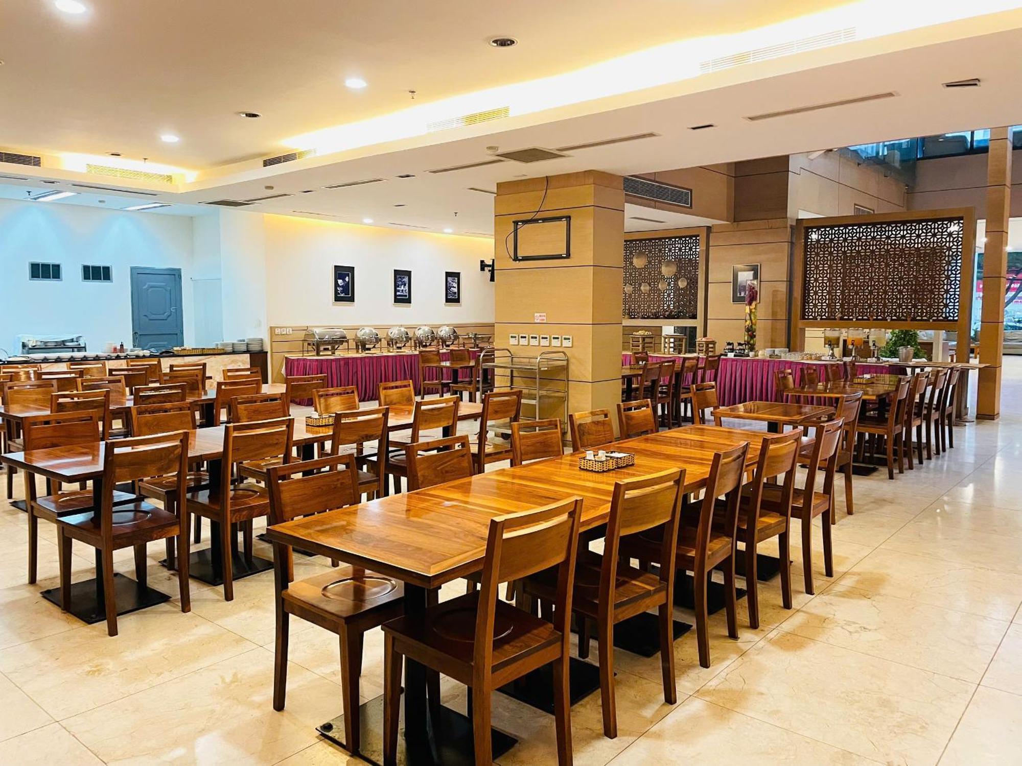 Nhi Phi Hotel Nha Trang Zewnętrze zdjęcie