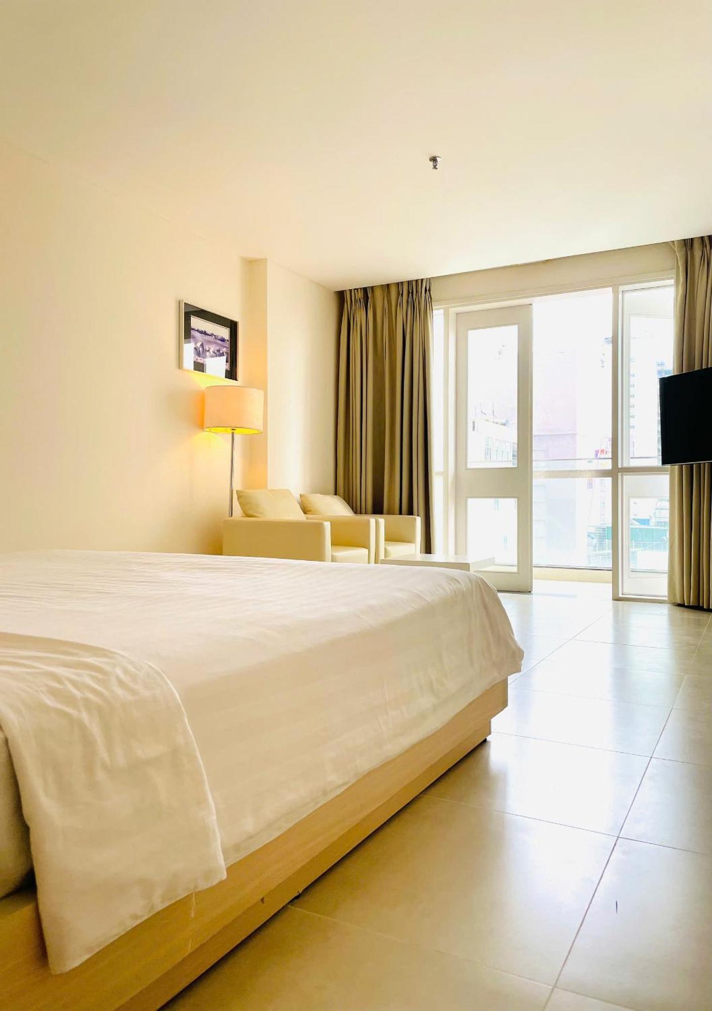 Nhi Phi Hotel Nha Trang Zewnętrze zdjęcie